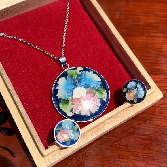 Vintage Seventh House Shrine Jewelry - Vtg Asian Lily Floral Cloisonne Necklace and Screw Back Earring Set